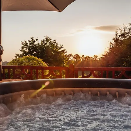 Wellnessparadies Mit Sauna Und Whirlpool