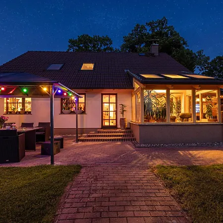 Wellnessparadies Mit Sauna Und Whirlpool 펜션 *