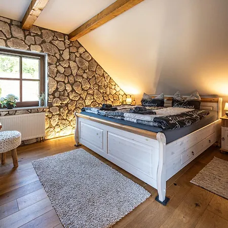 펜션 Wellnessparadies Mit Sauna Und Whirlpool *