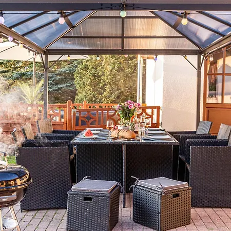 Wellnessparadies Mit Sauna Und Whirlpool *