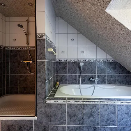 Wellnessparadies Mit Sauna Und Whirlpool