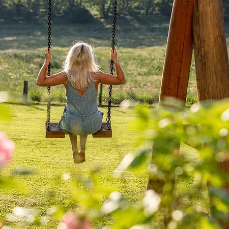 Wellnessparadies Mit Sauna Und Whirlpool *
