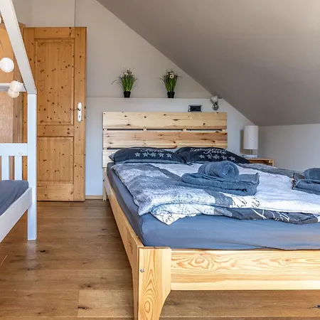 Wellnessparadies Mit Sauna Und Whirlpool 度假居