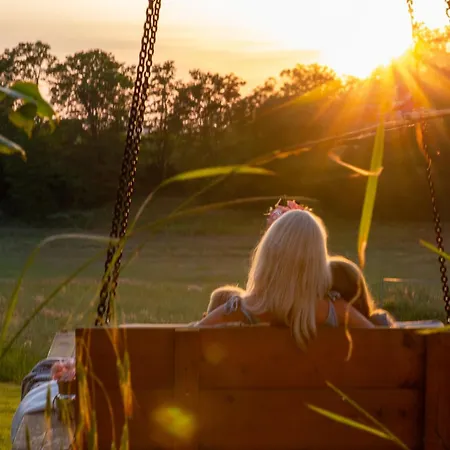 Wellnessparadies Mit Sauna Und Whirlpool *