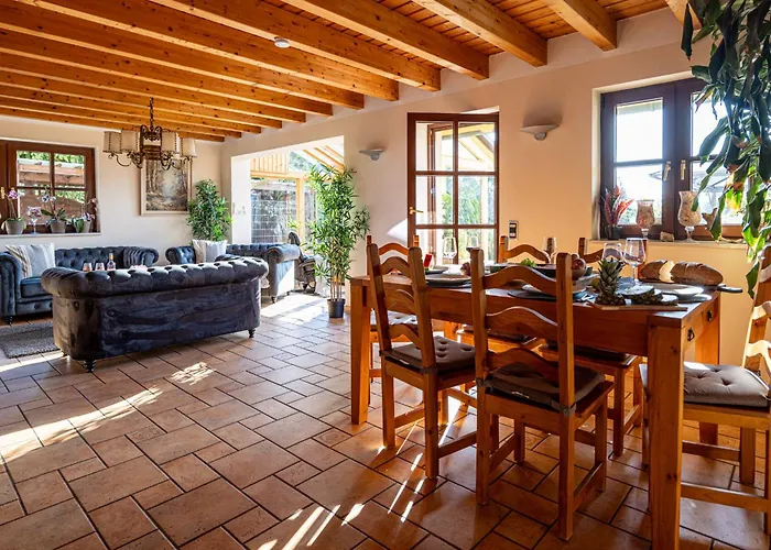 Wellnessparadies Mit Sauna Und Whirlpool 別荘 *