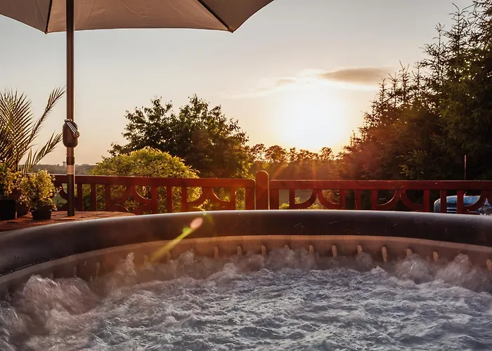 Wellnessparadies Mit Sauna Und Whirlpool