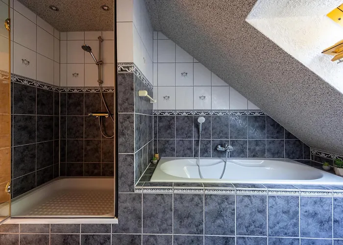 Wellnessparadies Mit Sauna Und Whirlpool